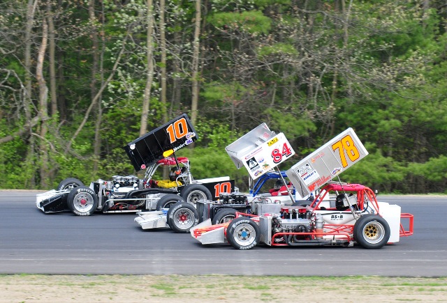 9383 – Lou Cicconi battles by Mike Lichty and Mark Sammut at Albany-Saratoga