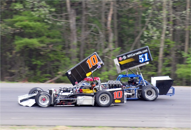 9422 – Lou Cicconi Jr. passes Dave Duggan for the race lead at ISMA’s opener Sunday.